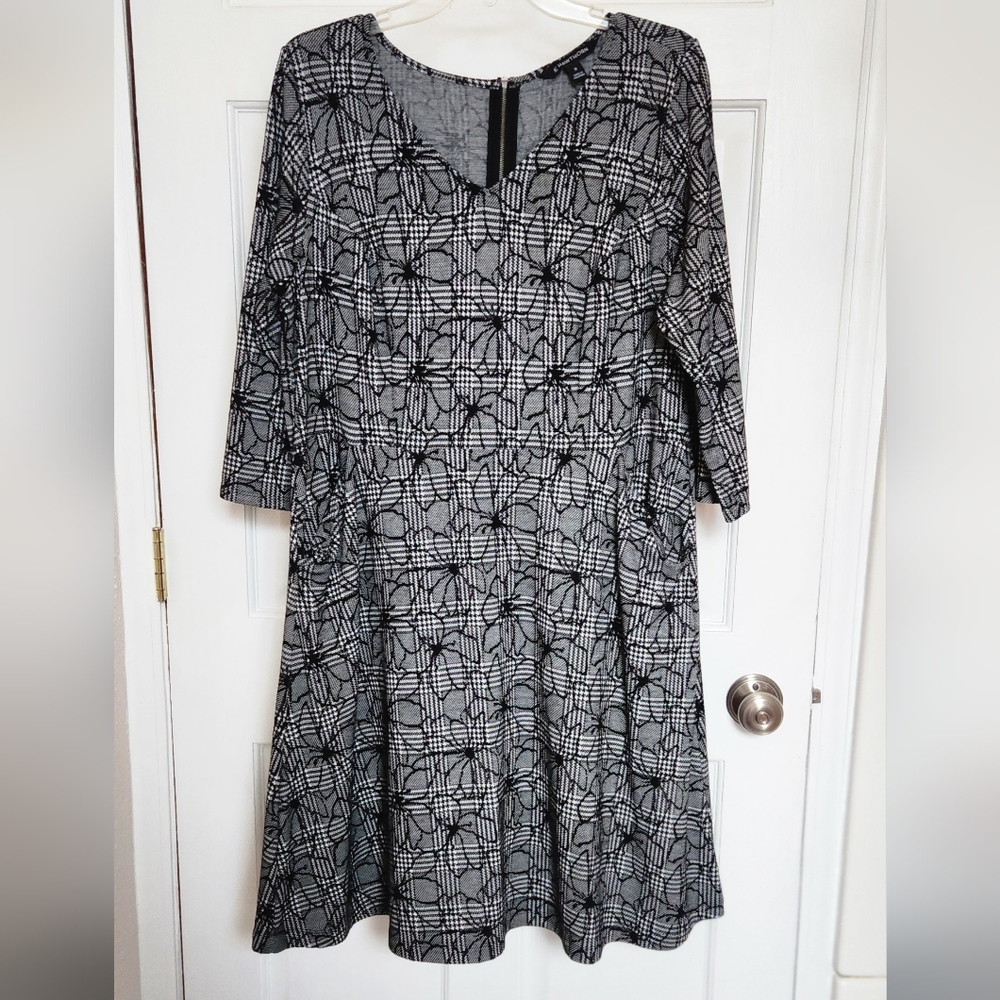 Long sleeve zip back dress